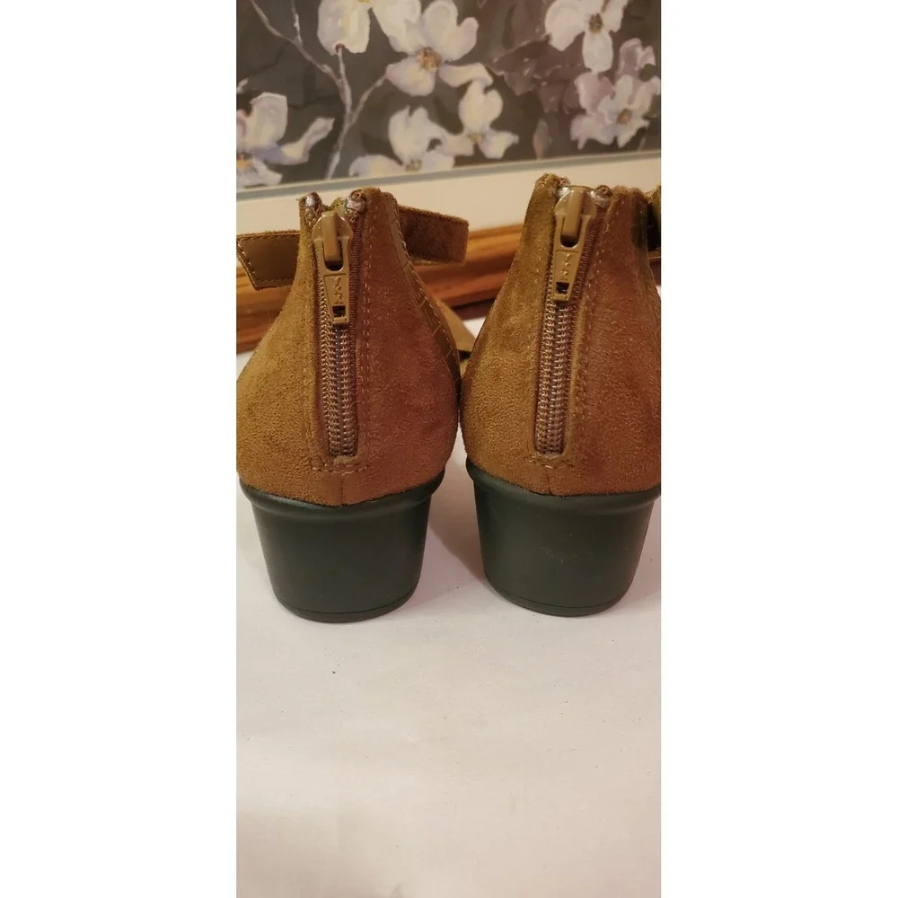 Suede‎ Wedges with Zip Back Closure Stable Heel Technology Women's